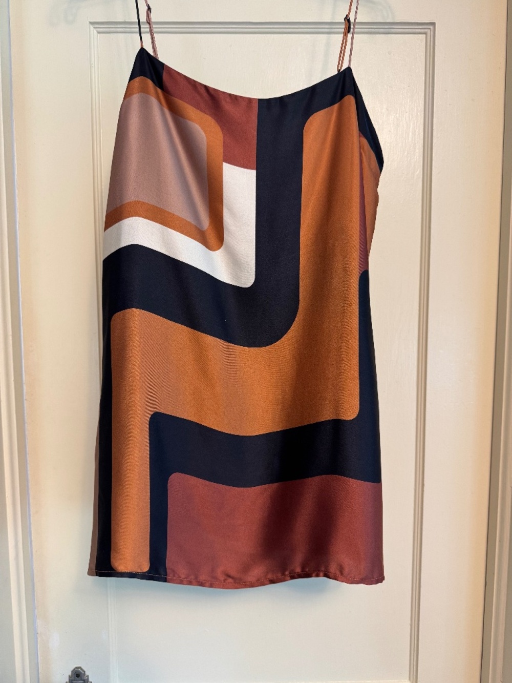 FAITHFULL Phylis printed satin mini dress. Size 8. Color Rust/black/Cream - Picture 4 of 10